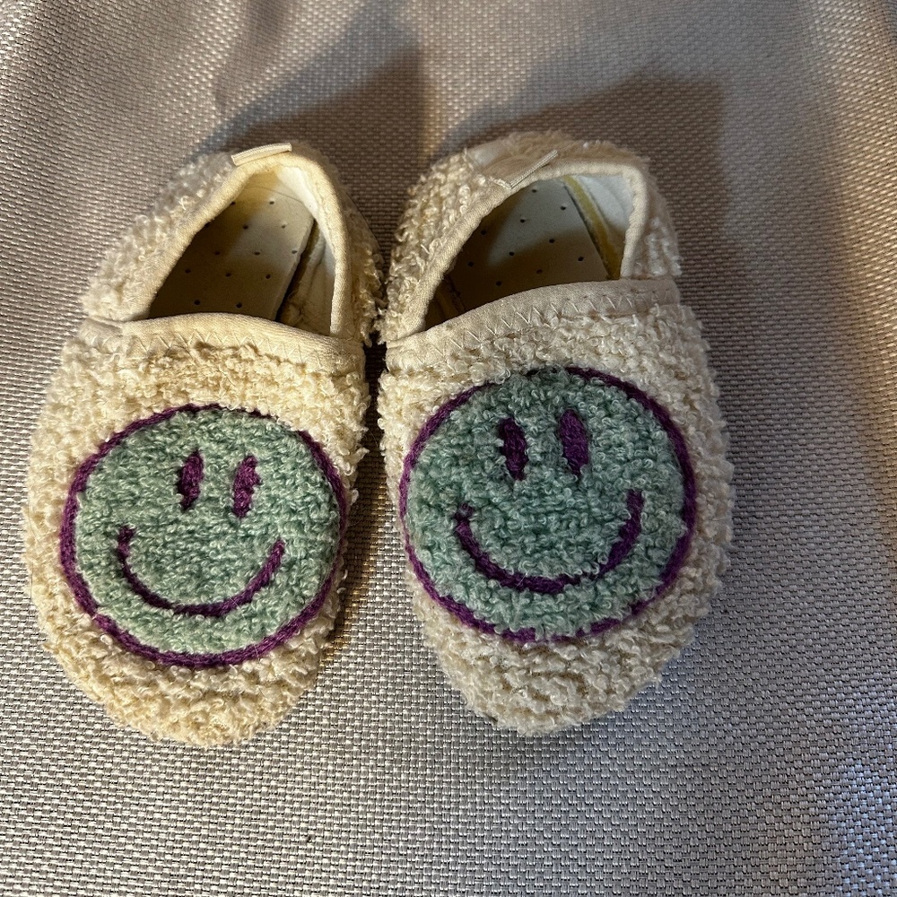Kids Slippers, Cute and Comfy, Smiley Face